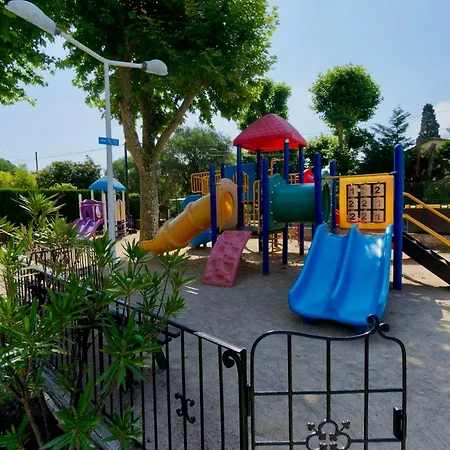 Parque de Campismo Eden Cottages - Premium Cottage Avec Piscine 3*